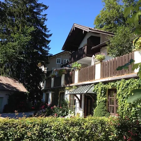 Gaestehaus Altes Faehrhaus * Bad Tölz
